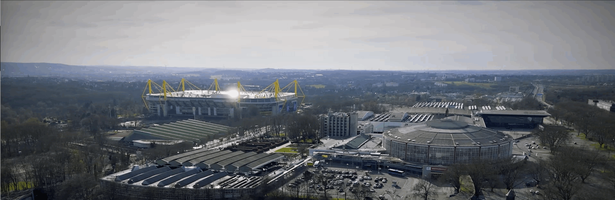 Kameramann Messe Dortmund – Luftbild der Westfalenhallen und des Messegeländes aus der Vogelperspektive